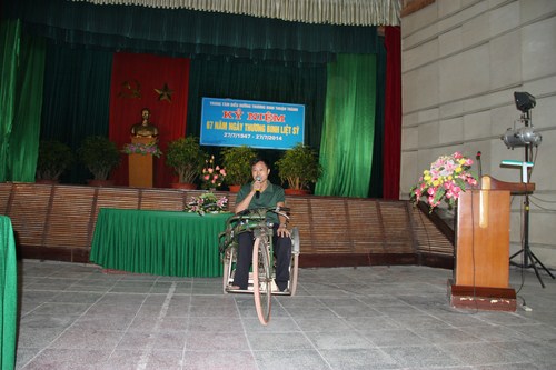 Đại diện thương bệnh binh gửi lời cảm ơn đến đo&agrave;n