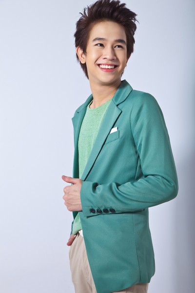 HOTBOY Fluke Pongsatorn được bình chọn là một trong 3 cặp đôi đồng tính tuổi teen đẹp và thành công nhất trên màn ảnh Thái Lan bên cạnh Mario Maurer và March Chutavuth.