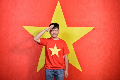 L&agrave; một stylist trẻ, năng động v&agrave; c&oacute; niềm đam m&ecirc; với nghề, Trịnh T&uacute; Trung đang từng bước đưa h&igrave;nh ảnh của m&igrave;nh đến gần hơn với kh&aacute;n giả h&acirc;m 