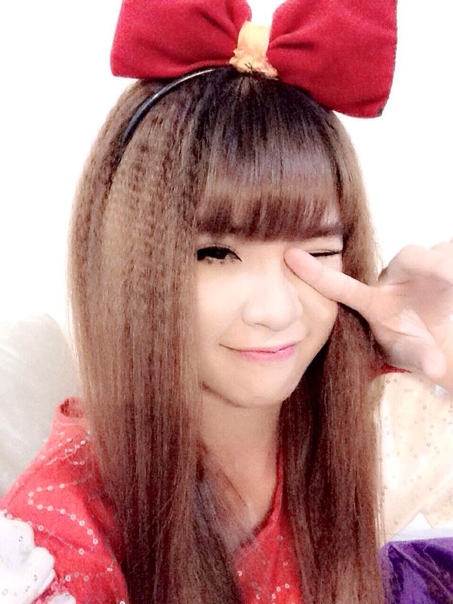 Một sở thích đặc biệt khác của Khởi My là ngủ. Những khi được nghỉ ngơi, cô thường tranh thủ ngủ bù quãng thời gian đi diễn, quay hình vất vả