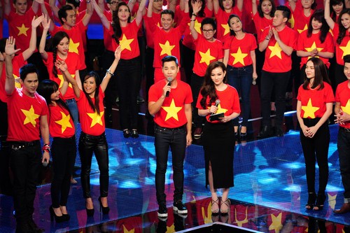 Không chỉ làm thỏa lòng người xem ở giọng hát đặc sắc, mà các phần trình diễn đều làm hài lòng công chúng ở sự đầu tư dàn dựng hoành tráng