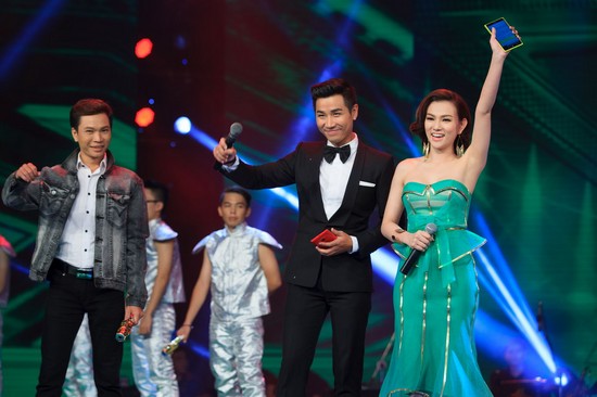 Nh&acirc;n tố b&iacute; ẩn/ The X-Factor đ&atilde; khiến kh&aacute;n giả h&acirc;m mộ kinh ngạc trước sự đầu tư d&agrave;n dựng cũng như kĩ thuật biểu diễn