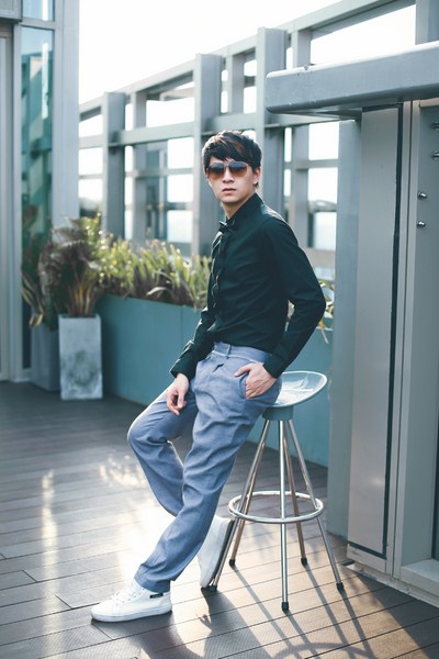Vượt qua nhiều ứng vi&ecirc;n nặng k&iacute; Ng&ocirc; Kiến Huy ch&iacute;nh thức đồng h&agrave;nh c&ugrave;ng 