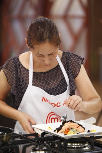 Ng&oacute;c &Aacute;i l&uacute;ng t&uacute;ng chế biến c&aacute; hồi theo c&aacute;ch của Kh&aacute;nh Phương