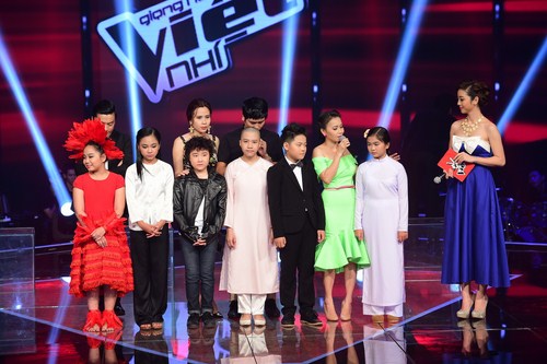 6 th&iacute; sinh v&agrave; Huấn luyện vi&ecirc;n của m&igrave;nh trong đ&ecirc;m B&aacute;n kết giọng h&aacute;t Việt nh&iacute; 2014