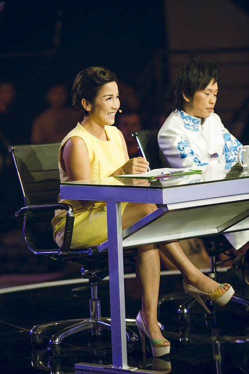 Hai vị gi&aacute;m khảo tr&ugrave;ng t&ecirc;n v&agrave; cũng tr&ugrave;ng quan điểm trong Show 3
