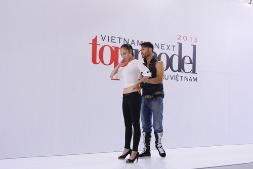 Chuy&ecirc;n gia đ&agrave;o tạo catwalk nổi tiếng đến từ &Uacute;c &ndash; Adam Williams 