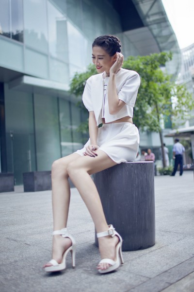 Khác với tất cả những hình ảnh thường thấy của một Kha Mỹ Vân lạnh lùng, cá tính trên sàn diễn thời trang hay những tạp chí thời trang danh tiếng, ngoài đời cô được mọi người nhận xét là hòa đồng và rất nữ tính.