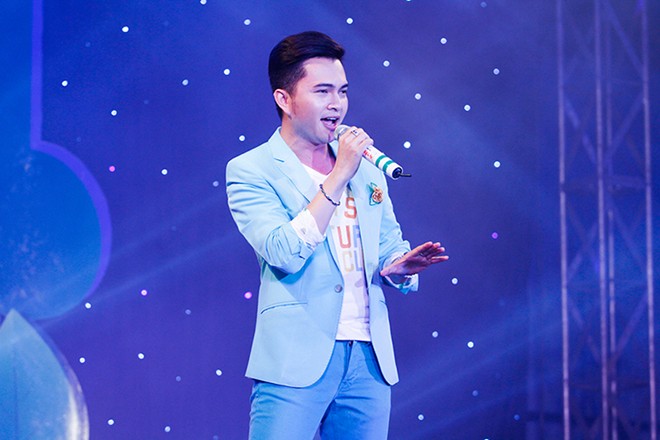 Nam Cường cũng tham gia biểu diễn trong chương trình.