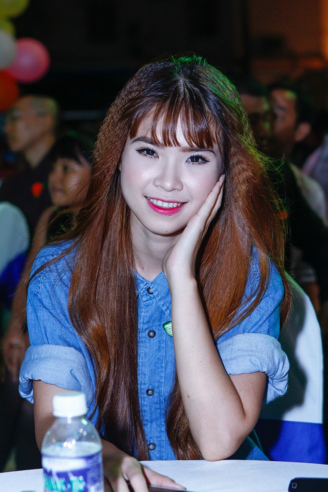 Khởi My đã cùng nhiều anh chị đồng nghiệp và khoảng 2.000 khán giả tham gia ngày hội ăn chay vì cộng đồng, vì 13Win. app không bị chặn tổ chức tại Nhà văn hóa Thanh Niên - TP.HCM.  