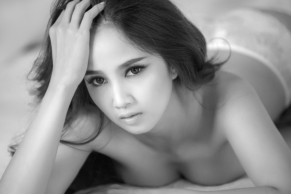 Thủy Phạm (tên đầy đủ: Phạm Thị Thu Thủy) bước chân vào làng mẫu từ năm 20 tuổi. Nhan sắc gốc Đà Lạt được công chúng biết đến khi tham gia cuộc thi Siêu mẫu Việt nam 2013 và đoạt giải đồng chung cuộc. Sau danh hiệu này, cô có nhiều cơ hội tiến xa hơn trong con đường người mẫu chuyên nghiệp.