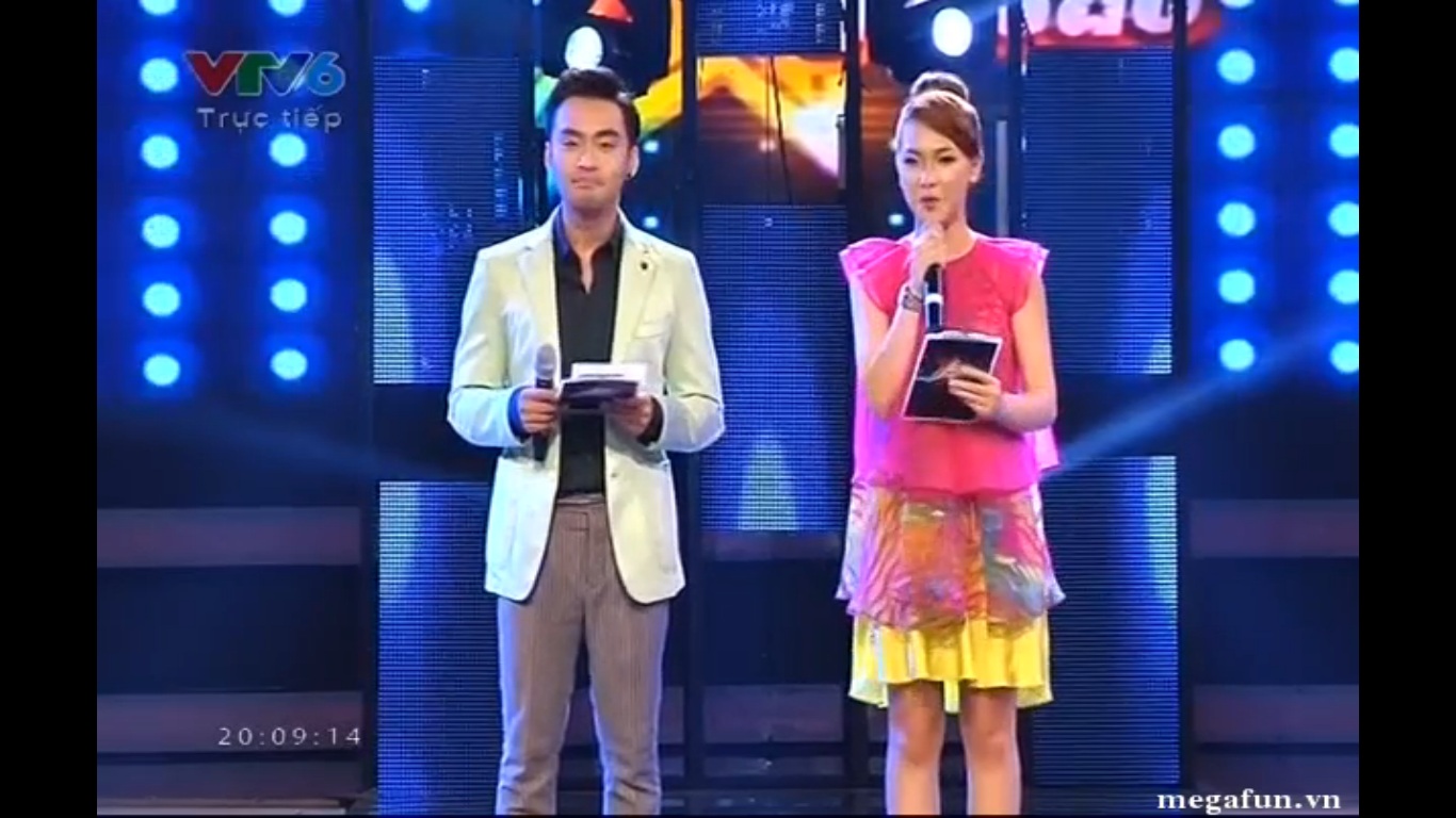 Hai MC của chương trình MC Dustin và Tú Linh