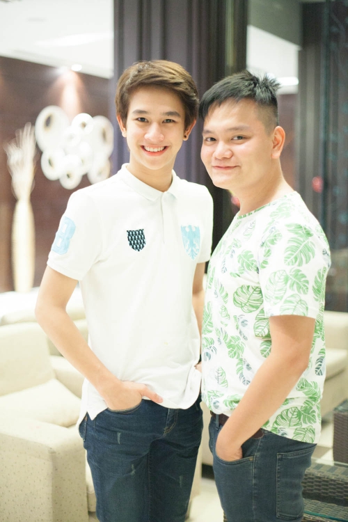 Stylist Trịnh T&uacute; Trung v&agrave; Fluke Pongsatorn tại Việt Nam.