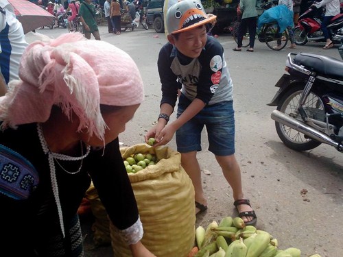 chí công Mai Chí Công còn rất khoái đi phiên chợ vùng cao