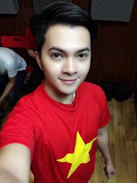 Ca sĩ Nam Cường.