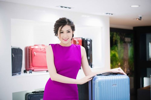 Á hậu Dương Tú Anh