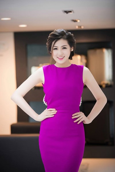 Á hậu Dương Tú Anh