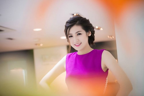 Á hậu Dương Tú Anh