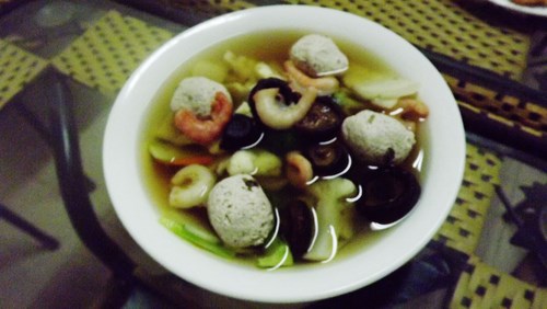 Canh thập cẩm l&agrave; m&oacute;n kh&ocirc;ng thể thiếu trong c&aacute;c m&acirc;m cơm chay