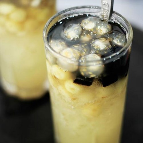 Ch&egrave; Bốn M&ugrave;a H&agrave;ng C&acirc;n