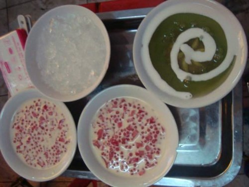 Những m&oacute;n ch&egrave; ngoại phố Đ&agrave;o Duy Từ