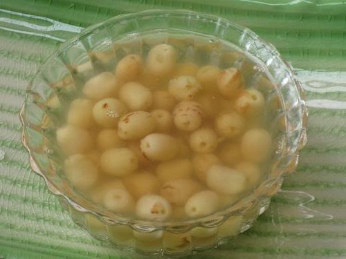 Ch&egrave; sen số 16 Ng&ocirc; Th&igrave; Nhậm