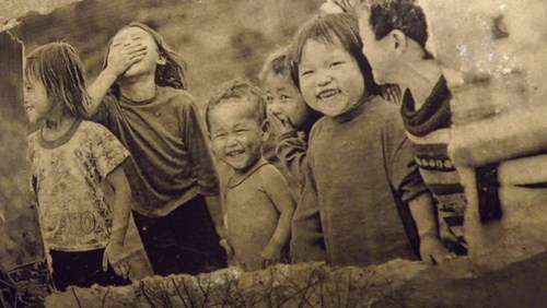 Trẻ em Ph&aacute;p v&agrave; trẻ em Việt Nam.