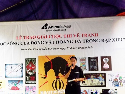 Tiến sỹ Tuấn Bendixsen nhấn mạnh về mục đ&iacute;ch của cuộc thi lần đầu ti&ecirc;n do Tổ chức động vật ch&acirc;u &Aacute; triển khai.