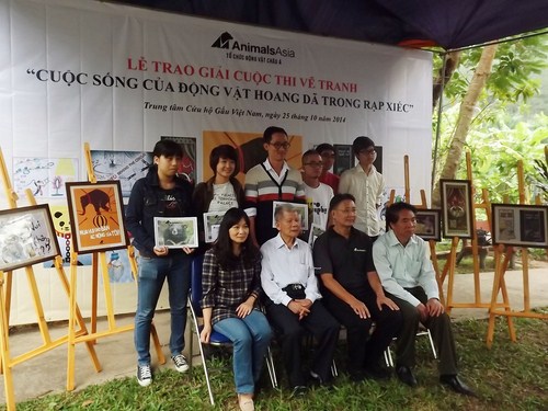 Ban tổ chức v&agrave; c&aacute;c t&aacute;c giả xuất sắc trong cuộc thi vẽ tranh: Cuộc sống của động vật hoang d&atilde; trong c&aacute;c rạp xiếc