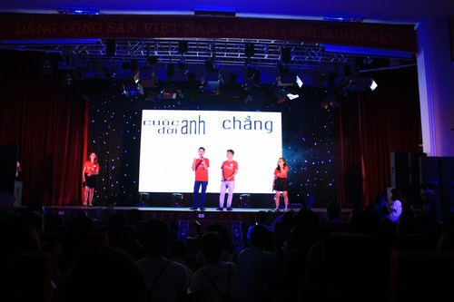 Ca kh&uacute;c &ldquo;D&agrave;nh cho em&rdquo; được đội h&aacute;t thổi v&agrave;o với một l&agrave;n gi&oacute; mới nh&iacute; nhảnh v&agrave; đ&aacute;ng y&ecirc;u.