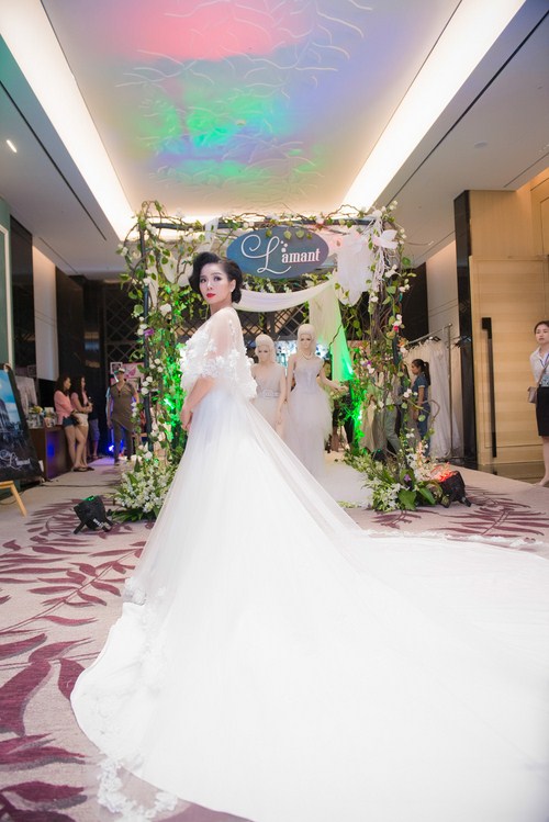 Bước sang đầu 3, Lệ Quyên có vẻ đẹp riêng của mẫu người phụ nữ thành đạt