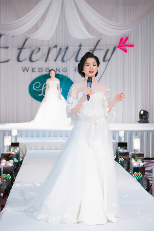 Ca sỹ Lệ Quyên