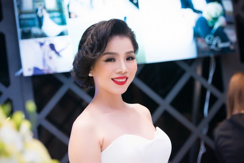 Ca sỹ Lệ Quyên