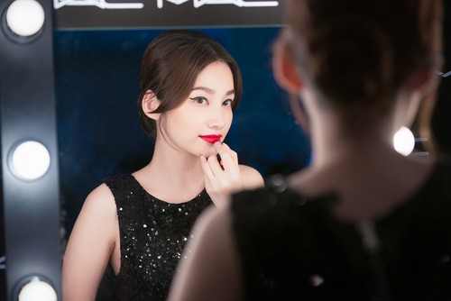 Hiếm có sự kiện thời trang nào có hậu trường hoành tráng như Fashion Runway 3