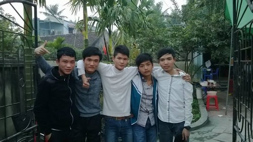 Ngo&agrave;i thời gian học tập, Tr&iacute; vẫn d&agrave;nh thời gian để thư gi&atilde;n c&ugrave;ng bạn b&egrave;. Ảnh NVCC