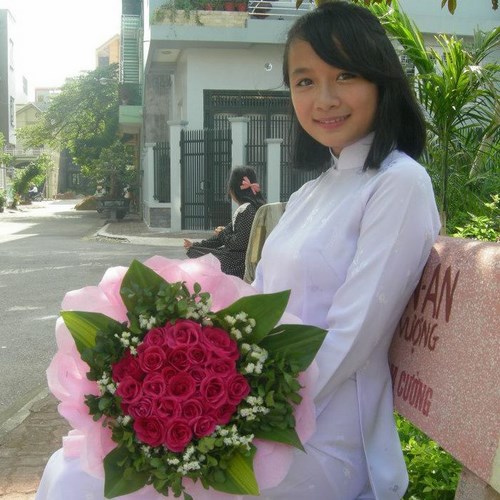 Cơ duyên báo chí bắt đầu từ “Thương mến Trường Sa” Vũ Thu Thủy - thủ khoa Học viện Báo chí và tuyên truyền năm 2014. Ảnh NVCC