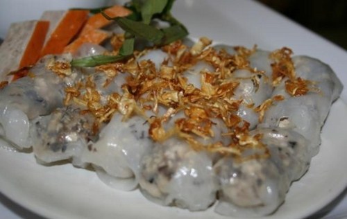 B&aacute;nh cuốn Thanh Tr&igrave; - m&oacute;n ăn xuất hiện từ h&agrave;ng ng&agrave;n năm ở đất Thăng Lng tr&ecirc;n những g&aacute;nh h&agrave;ng rong quen thuộc. Ảnh minh họa