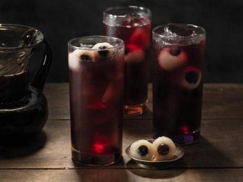 Ly coktail với 13Win 19.com nhiều ưu đãi hấp dẫn lềnh bềnh đ&uacute;ng chất m&ugrave;a Halloween. Ảnh minh họa