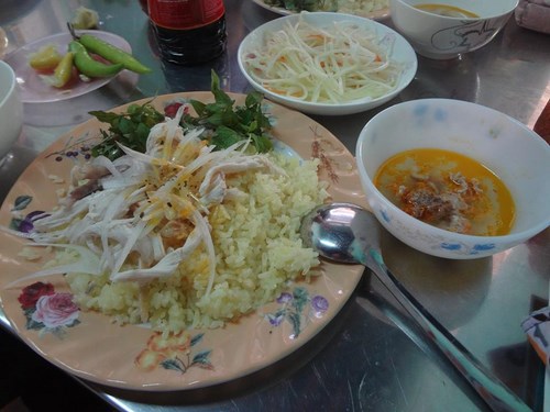 Cơm g&agrave; mộc mạc mang hương vị của đất Quảng Nam