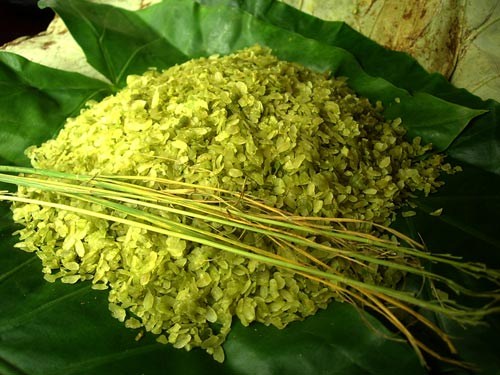 Cốm l&agrave;ng V&ograve;ng - thức qu&agrave; qu&ecirc; quen thuộc trong ẩm thực đất kinh kỳ. Ảnh minh họa