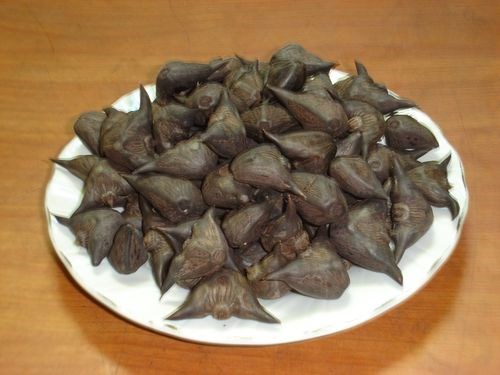 Củ ấu - thức qu&agrave; vặt d&acirc;n gi&atilde; m&ugrave;a thu. Ảnh minh họa