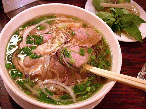 Phở được xem l&agrave; linh hồn của người H&agrave; Nội. Ảnh minh họa
