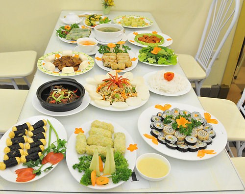 M&acirc;m cơm tiệc cưới chay hiện nay trong ng&agrave;y lễ vu quy. Ảnh minh họa