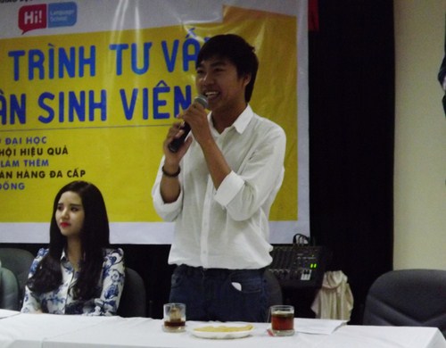 Sơn Paris chia sẻ kinh nghiệm dung h&ograve;a giữa học tập v&agrave; hoạt động ngoại kh&oacute;a ở bậc đại học.
