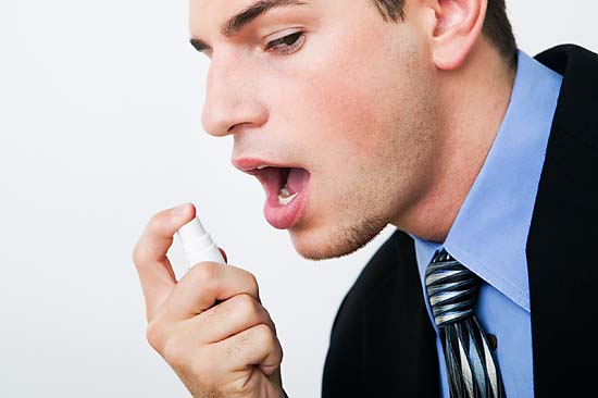V&agrave; kết hợp với phương tiện phụ trợ. 