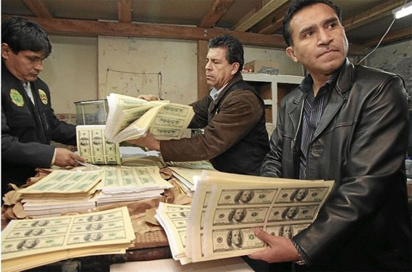 B&iacute; mật qu&aacute; tr&igrave;nh sản xuất đồng đ&ocirc; la Mỹ