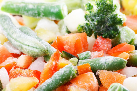 Rau củ bảo quản lạnh giữ được nhiều vitamin hơn rau để l&acirc;u b&ecirc;n ngo&agrave;i. Ảnh: ifood.