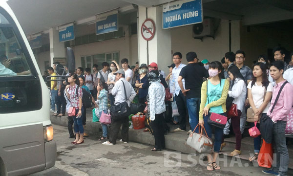 Bến xe kh&aacute;ch ph&iacute;a Nam