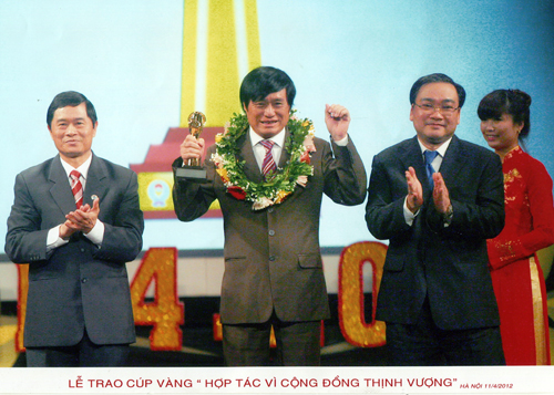 Hợp t&aacute;c x&atilde; Rạch Gầm đạt nhiều giải thưởng của cơ quan Trung ương, địa phương tặng