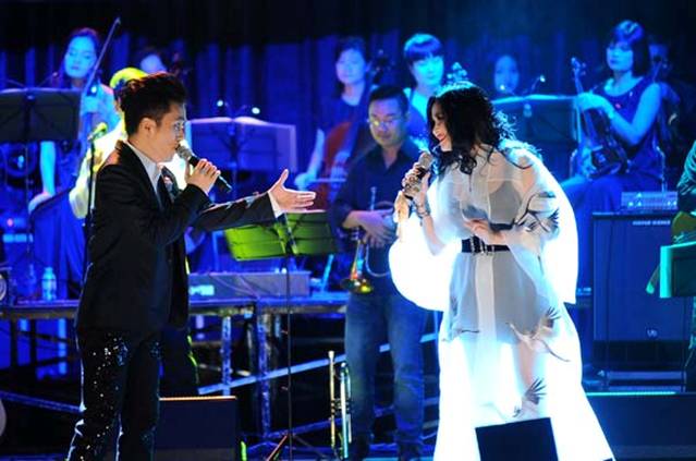 NSƯT Thanh Lam song ca c&ugrave;ng ca sĩ T&ugrave;ng Dương